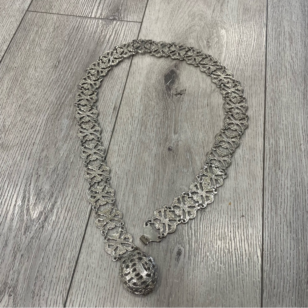 Silver Tone metal chain link belt